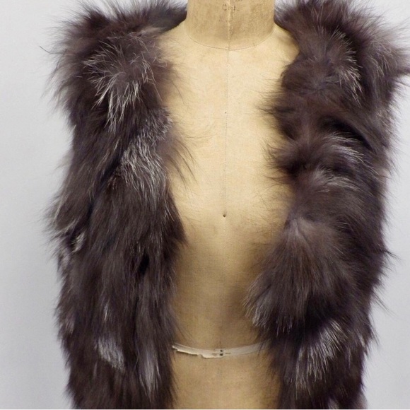 Silver Fox Vest Gorgeous - Picture 3 of 9